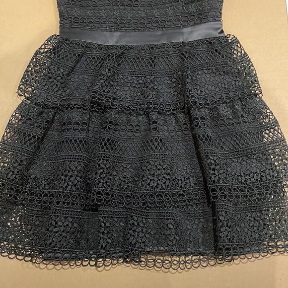 BARDOT AVA LACE DRESS - Picture 5 of 7